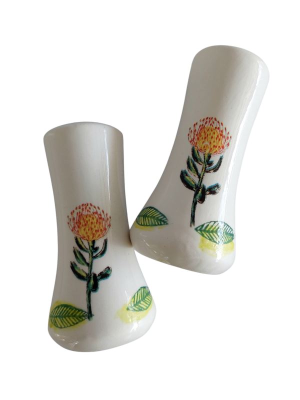 Salt and pepper shakers - Image 3