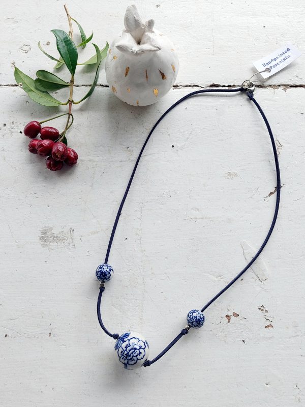 Porcelain beads cord necklaces