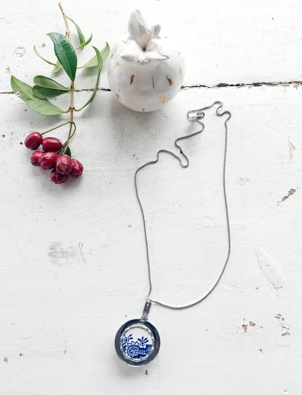 Vintage spoon and plate necklace - Image 2