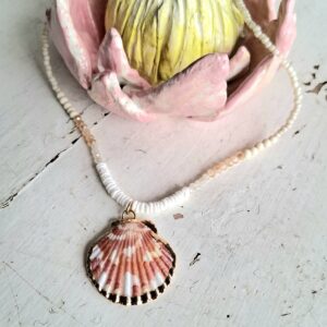 Clam shell necklace - pink